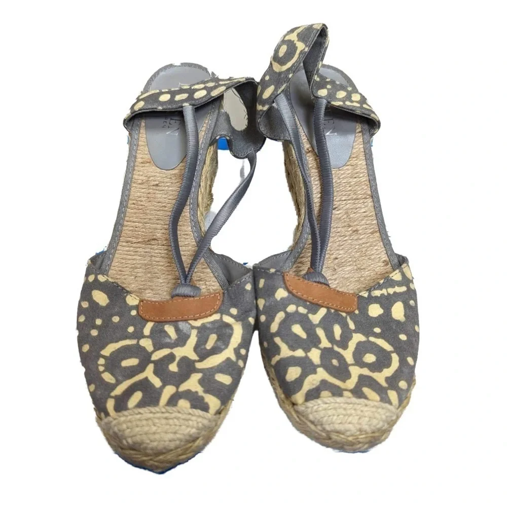 Lauren Ralph Lauren Calla Espadrille Gray Closed Toe‎ Wedges- Size 8.5